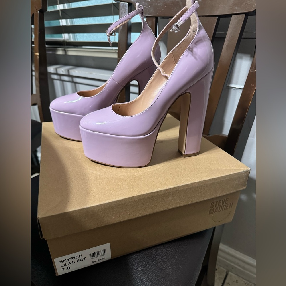 Steve Madden Skyrise Lilac size 7